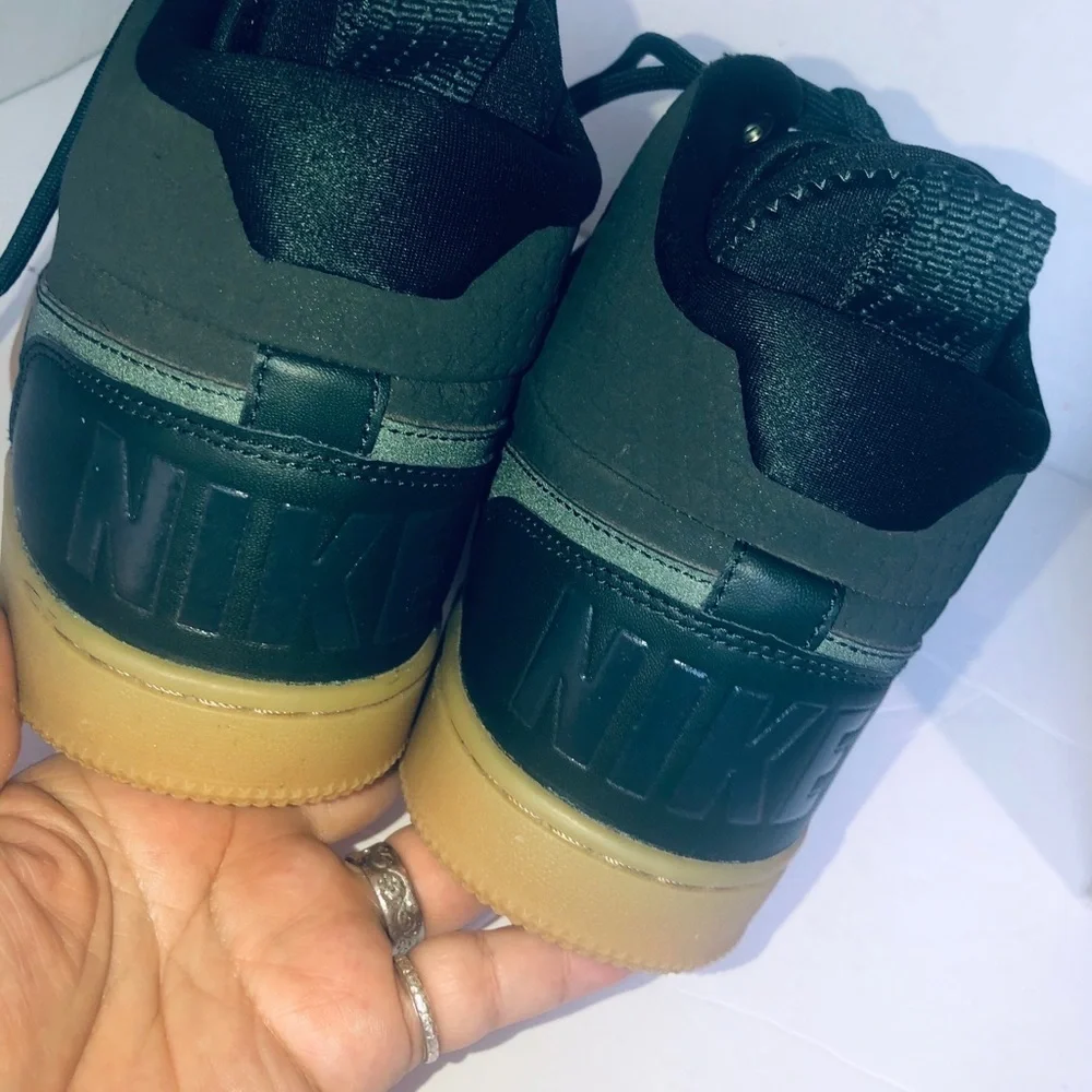 ✨✨Nike Air Force LU1 in hunter green for men✨✨